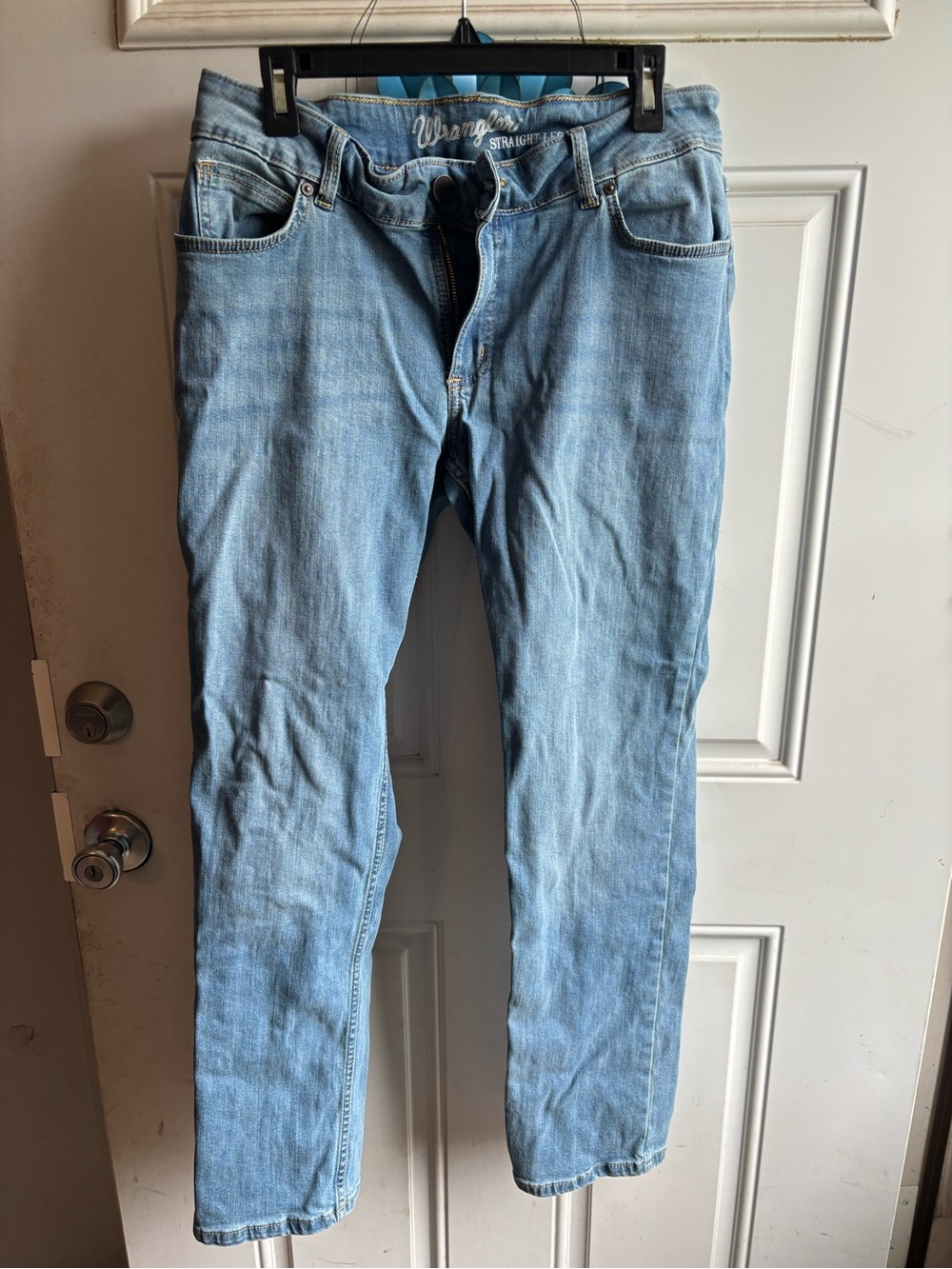 Wrangler Men's Light Blue Straight-Leg Jeans